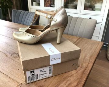 Prachtige zgan leren Clarks pumps, champagnekleur mt 41 beschikbaar voor biedingen