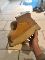 Ugg Classic Mini Dipper - Maat 39 - Nieuw!, Ophalen of Verzenden, Nieuw, Bruin, Lage of Enkellaarzen
