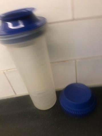 Tupperware quickshaker maatbeker beker 750 ml schudbeker beschikbaar voor biedingen