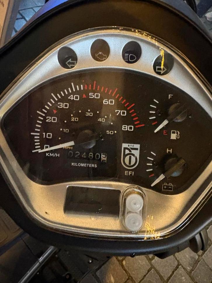 Betrouwbare scooter zoekt nieuwe eigenaar!, Fietsen en Brommers, Snorfietsen en Snorscooters, Gebruikt, Overige merken, Benzine