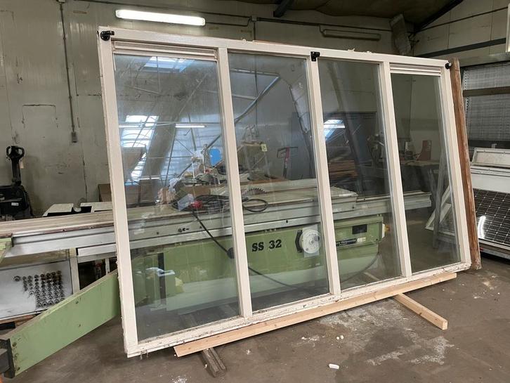 Raamkozijn 332x211cm, Doe-het-zelf en Verbouw, Kozijnen en Schuifpuien, Gebruikt, Raamkozijn, Hout, 150 tot 225 cm, 225 cm of meer