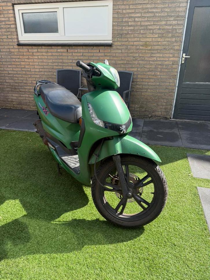Peugeot tweet RS 50, Fietsen en Brommers, Snorfietsen en Snorscooters, Zo goed als nieuw, Peugeot, Benzine, Ophalen of Verzenden