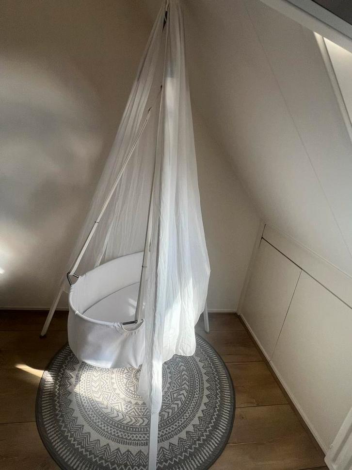 Leander Wieg Compleet met Standaard, Kinderen en Baby's, Babywiegjes en Ledikanten, Zo goed als nieuw, Wieg, Ophalen