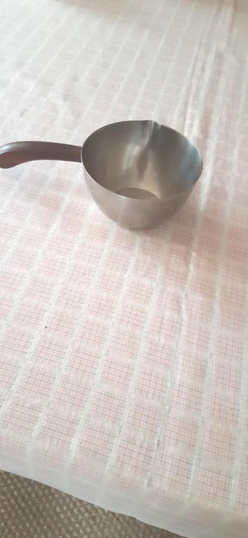 Klein RVS kommetje met houten steel,deens ontwerp.  beschikbaar voor biedingen