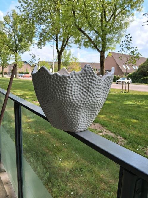 3 geweldige grote bloempotten, Tuin en Terras, Bloempotten, Zo goed als nieuw, Aardewerk, Binnen, 25 tot 40 cm, Rond, Ophalen