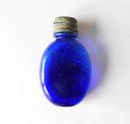 Kleine fles blauw h65 b39mm    d416, Antiek en Kunst, Antiek | Glas en Kristal, Ophalen of Verzenden