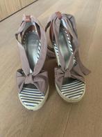 Sleehakken, Kleding | Dames, Schoenen, H&M, Beige, Ophalen of Verzenden, Espadrilles of Moccasins