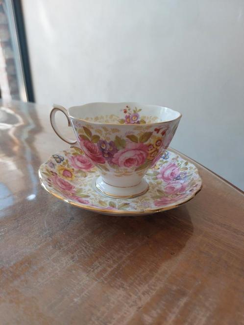 Royal Albert - kop en schotel, Antiek en Kunst, Antiek | Servies los, Ophalen