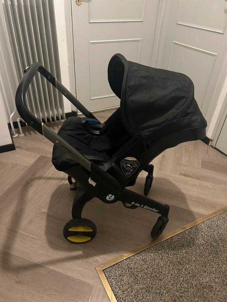 Vier in een in een kinderwagen, Kinderen en Baby's, Buggy's, Gebruikt, Ophalen of Verzenden