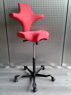 1x HAG Capisco 8106 (Hoog) (Rood), Heel Mooi!, Huis en Inrichting, Bureaustoelen, Ophalen, https://www.flokk.com/nl/netherlands/hag