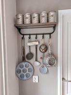 Rekje met oude keukenspulletjes, Ophalen, Zo goed als nieuw