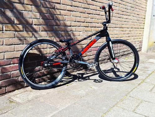 Meybo Holeshot BMX Expert XL 2022 zwart rood carbon, Fietsen en Brommers, Fietsen | Crossfietsen en BMX, Gebruikt, 20 tot 24 inch