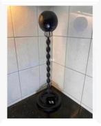 Hoge metalen Brocante hoedenstandaard met hout 53 cm hoog, Ophalen of Verzenden