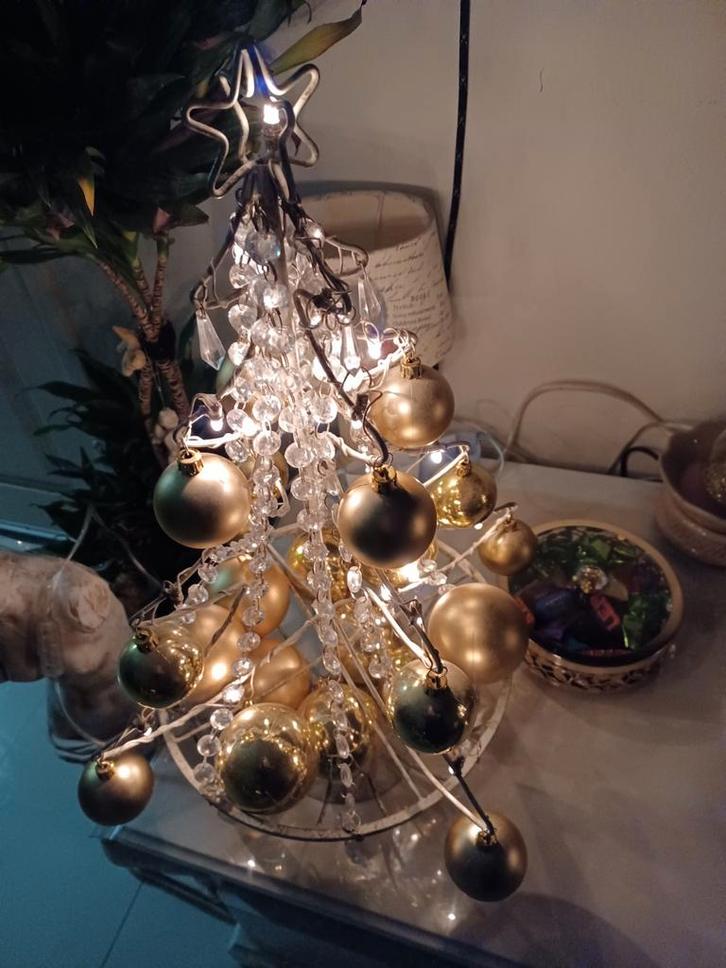 2x Kerstboom met verlichting en balken,kitsch/bling bling 40, Diversen, Kerst, Ophalen of Verzenden