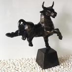 Beeld: Stier op sokkel - Hond - Paard - Vos - Kikker  enz., Antiek en Kunst, Kunst | Beelden en Houtsnijwerken