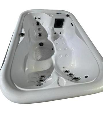 Balboa jacuzzi 3 pers plug and play beschikbaar voor biedingen