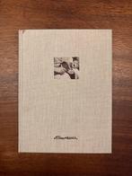 Santoni - Fotografieboek over de iconische schoenen, Ophalen of Verzenden, Gelezen, Mode algemeen, Santoni