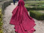 Henna jurk / Kinalik, Ophalen, Gedragen, Rood, Trouwjurk