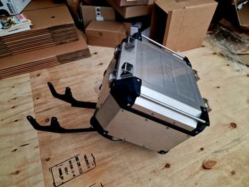 Givi Trekker Outback aluminium topkoffer. Triumph tiger 1050 beschikbaar voor biedingen