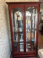Glazen kast noten hout, Huis en Inrichting, Kasten | Televisiemeubels, Ophalen, Gebruikt, 100 tot 150 cm, Klassiek