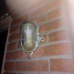 Vintage Industriële Wandlamp met Glazen Kap, Ophalen of Verzenden, Gebruikt, Glas, Industrieel