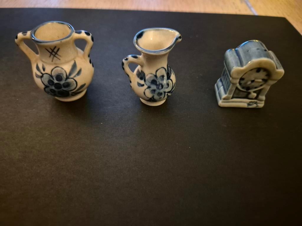 Delftsblauwe miniatuur kannetjes en klokje, Ophalen of Verzenden, Gebruikt, Poppenhuis