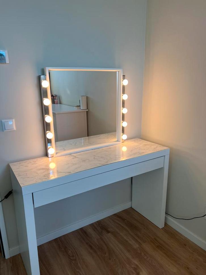 IKEA Malm Make-up Tafel met Spiegel & Lampen, Huis en Inrichting, Tafels | Kaptafels, Zo goed als nieuw, Minder dan 100 cm, 100 tot 150 cm