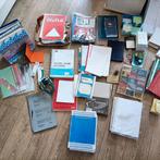 2 bananendozen met kantoorartikelen, Diversen, Bureau-accessoires, Ophalen
