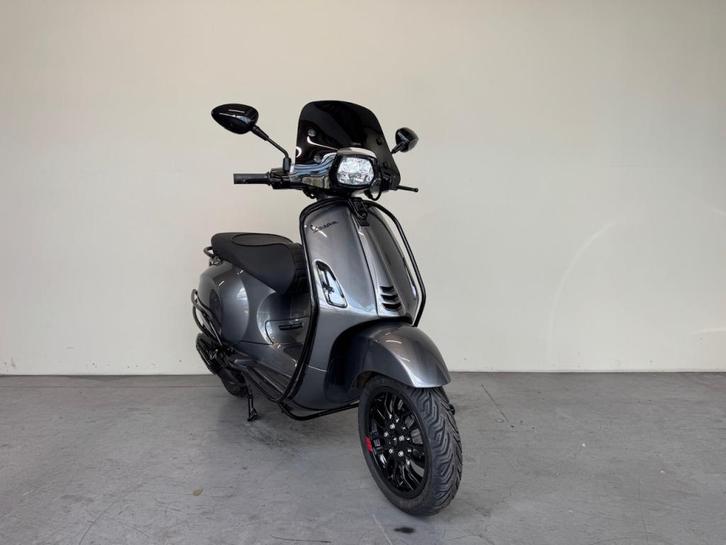 Vespa Sprint Brom 45 km/h, BWJ 08-2018, Agaat Grijs, Fietsen en Brommers, Scooters | Vespa, Gebruikt, Maximaal 45 km/u, Benzine