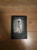 Boek de Indringer van Kelly Simmons, Ophalen of Verzenden, Gelezen
