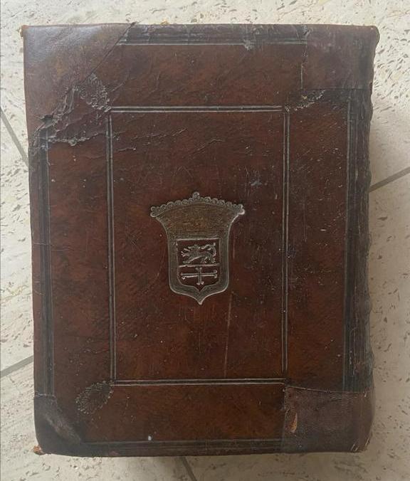 Oude antieke bijbels 1738 en 1775, Antiek en Kunst, Antiek | Boeken en Bijbels, Ophalen