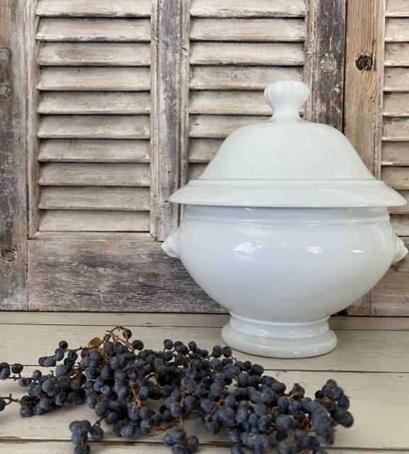 Franse witte uiensoep terrine leeuwenkopjes Tradition CNP, Antiek en Kunst, Antiek | Servies los, Ophalen of Verzenden