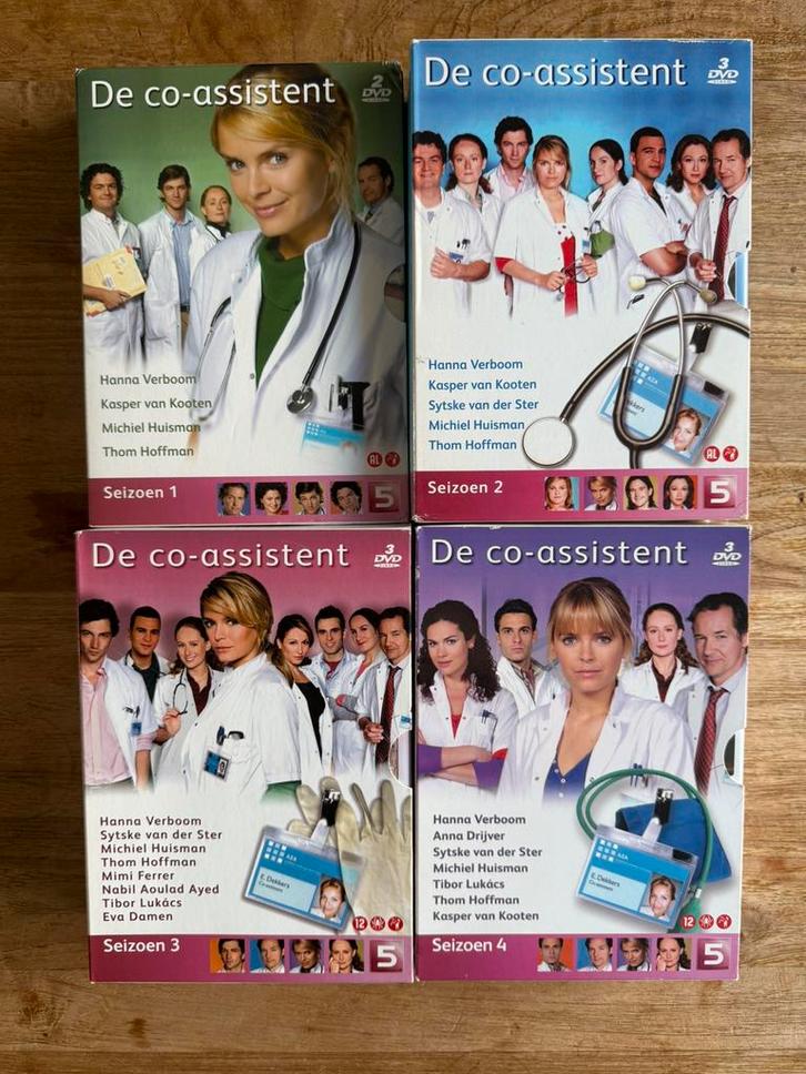 De Co-assistent DVD Box - Seizoen 1 t/m 4 compleet, Cd's en Dvd's, Dvd's | Tv en Series, Gebruikt, Komedie, Boxset, Alle leeftijden