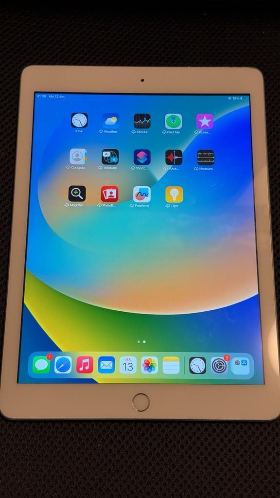 Ipad met sim 5e gen, Computers en Software, Apple iPads, Gebruikt, Apple iPad, Wi-Fi en Mobiel internet, 10 inch, 32 GB, Wit, Ophalen of Verzenden