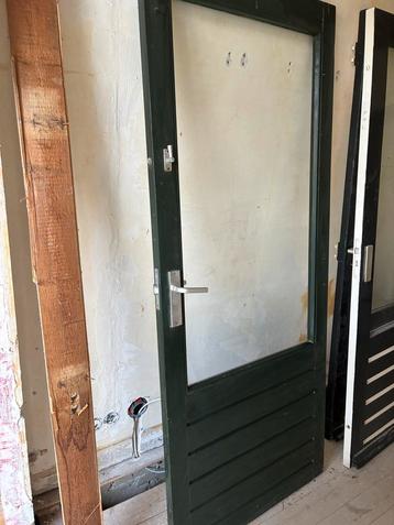 Hardhouten Buitendeuren met Dubbelglas beschikbaar voor biedingen