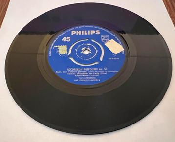 3 Nederlandse Vinyl Singles Goede Staat (Los te Koop) beschikbaar voor biedingen