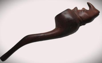 Pijp~Houten tabakspijp met kop Neushoorn~Afrikaans beschikbaar voor biedingen