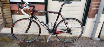 Cube attempt wielrenfiets beschikbaar voor biedingen