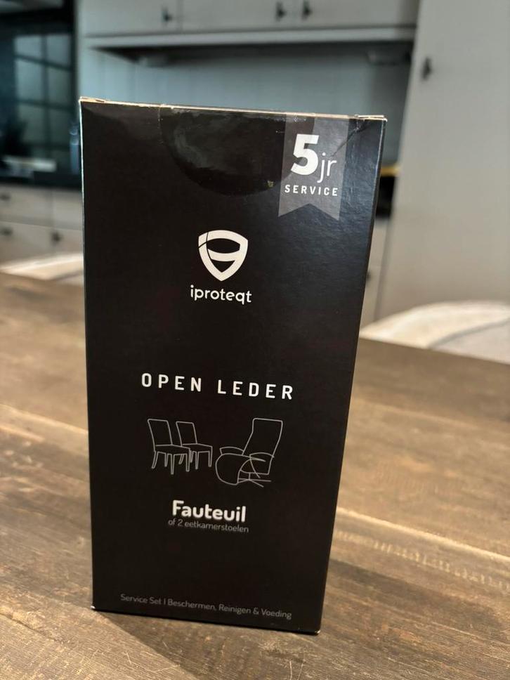 Iproteqt beschermer open leder. Nieuw! Fauteuil of 2 stoelen, Huis en Inrichting, Overige Huis en Inrichting, Nieuw, Ophalen of Verzenden