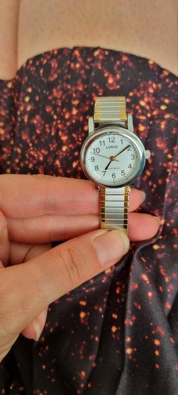 Dames lorus quartz Horloge  beschikbaar voor biedingen