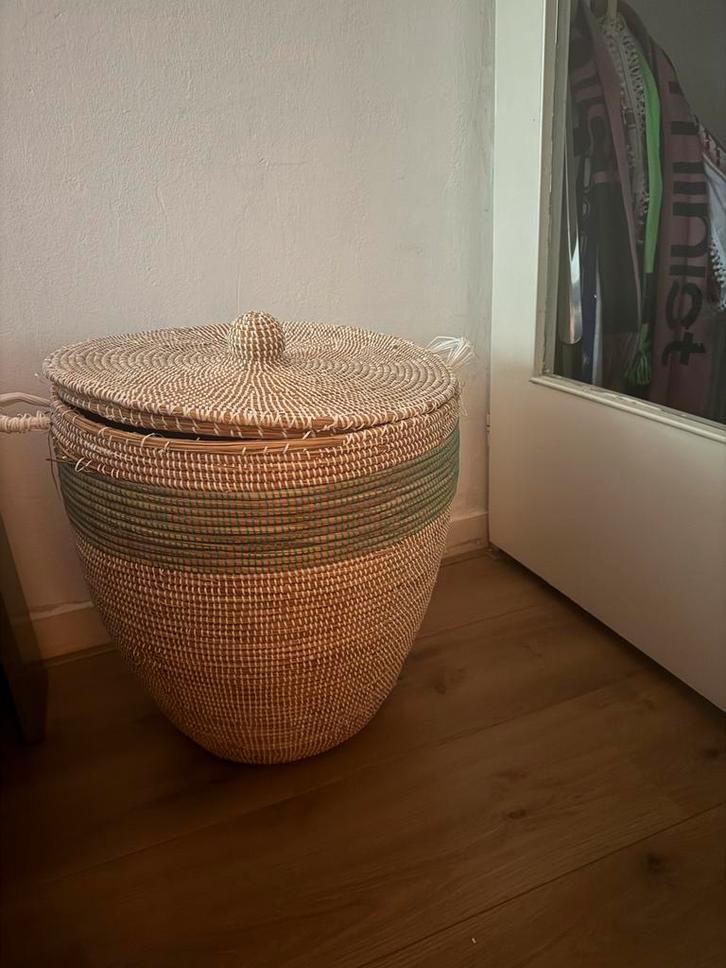 Afrikaanse mand, Huis en Inrichting, Woonaccessoires | Schalen en Manden, Zo goed als nieuw, Rond, Riet, Ophalen