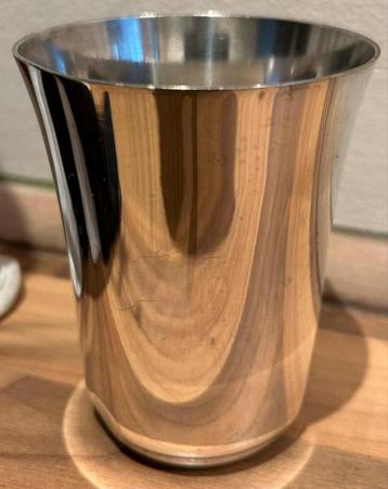 Vintage RVS Drinkbeker beschikbaar voor biedingen