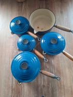 Vijf blauwe Le Creuset pannen, Huis en Inrichting, Keuken | Potten en Pannen, Ophalen of Verzenden, Gebruikt, Gietijzer, Pannenset