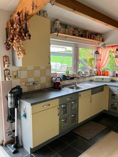 mooie complete keuken, Huis en Inrichting, Keuken | Complete keukens, Zo goed als nieuw, Geel, Ophalen of Verzenden