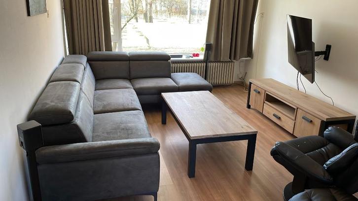 Luxe hoekbank Aila - eco leer, elektrisch, hoofdsteun & USB, Huis en Inrichting, Banken | Complete zithoeken, Zo goed als nieuw