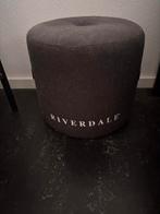 Poef - Riverdale, Huis en Inrichting, Banken | Voetenbanken en Poefen, Ophalen, Minder dan 50 cm, Gebruikt, Rond