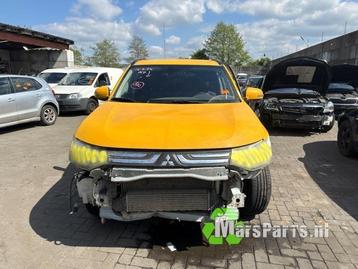 Stijl rechts-voor van een Mitsubishi Outlander beschikbaar voor biedingen