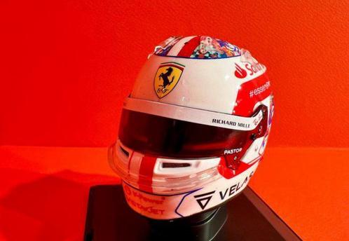 Charles Leclerc 1:5 helm Frankrijk 2022, Verzamelen, Automerken, Motoren en Formule 1, Nieuw, Formule 1, Verzenden