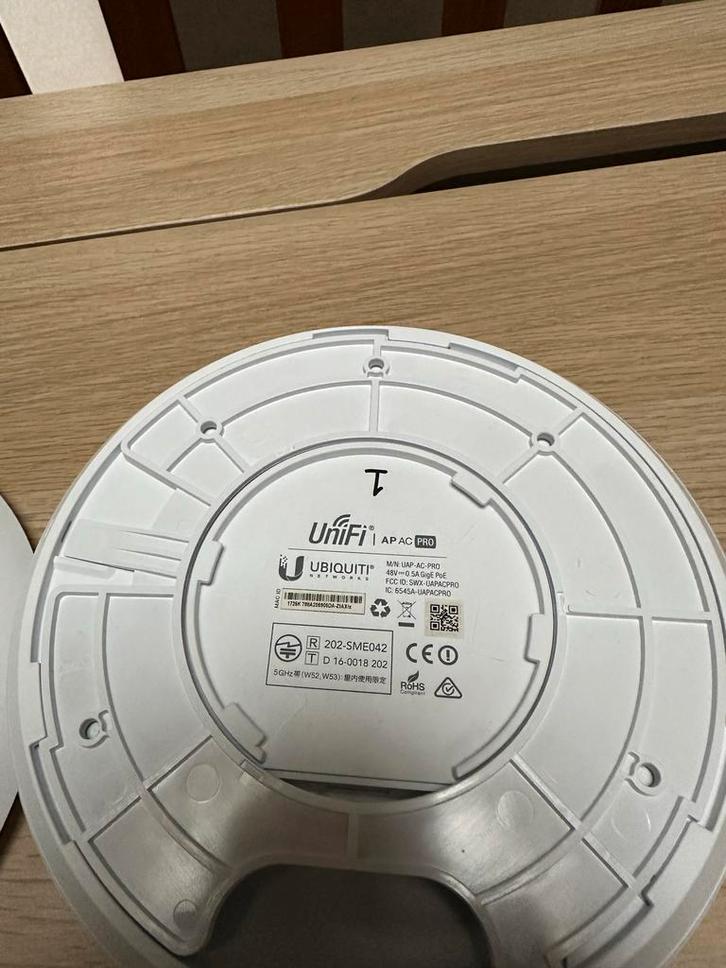 2x Unifi AC-Pro Access Points - Goed Werkend, Computers en Software, Accesspoints, Gebruikt, Ophalen of Verzenden
