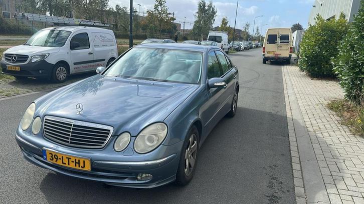 Mercedes-Benz E-Klasse 2.7 CDI E270 AUTOMAAT 2003 Blauw, Auto's, Mercedes-Benz, Particulier, E-Klasse, ABS, Airbags, Airconditioning